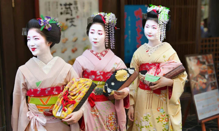 Die Rolle des Kimonos in der traditionellen japanischen Gesellschaft