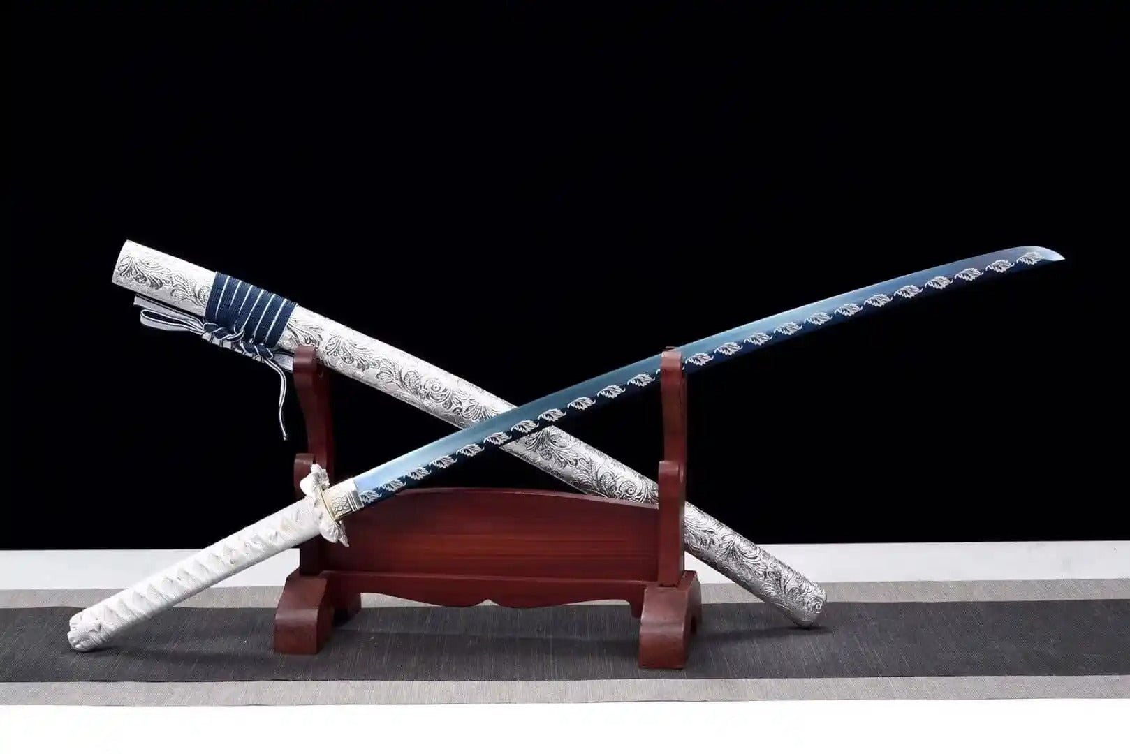 Engel Katana-Schwert – Sammlerstück: detailreicher Katana im japanischen Stil