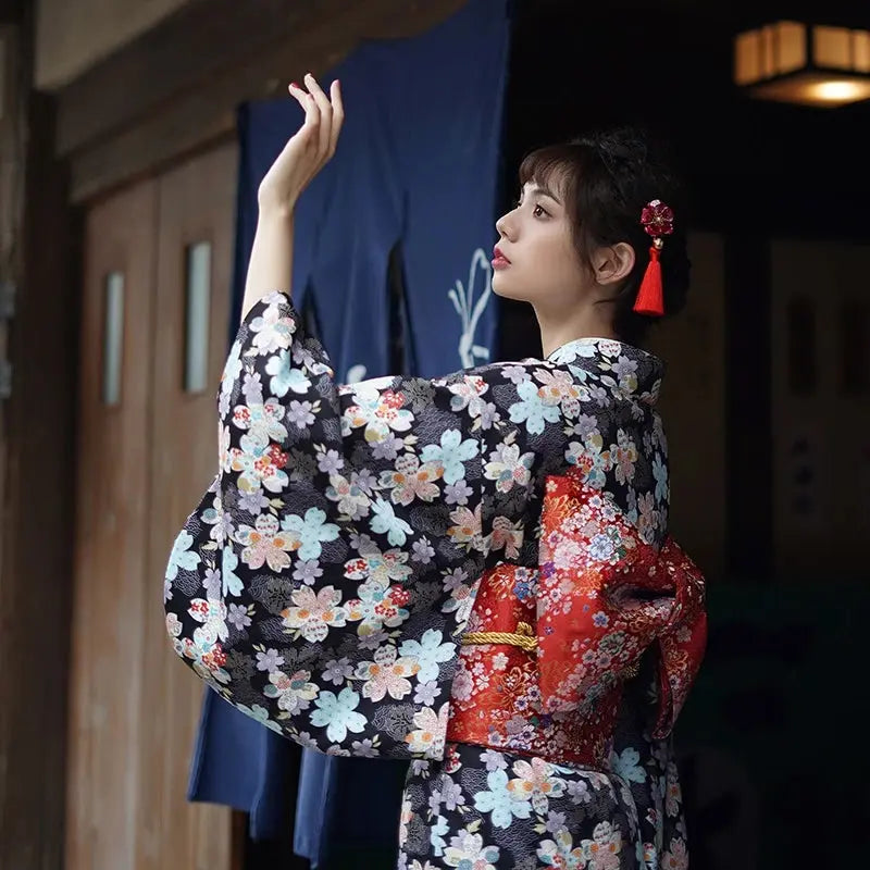Roter Obi-Gürtel 'Shôchikubai' – Detail: Gürtel, traditionelles Accessoire japanischen Stil