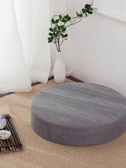 Rundes japanisches Kissen 'Yehuga' – Styling-Aufnahme im japanischen Stil