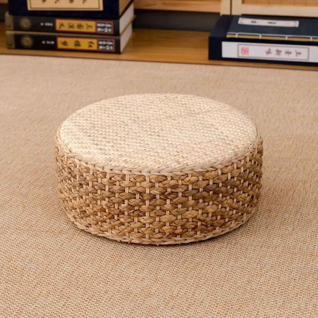 Japanisches Rattankissen 'Yachiyo' – dekorativ: detailreicher Kissen im japanischen Stil