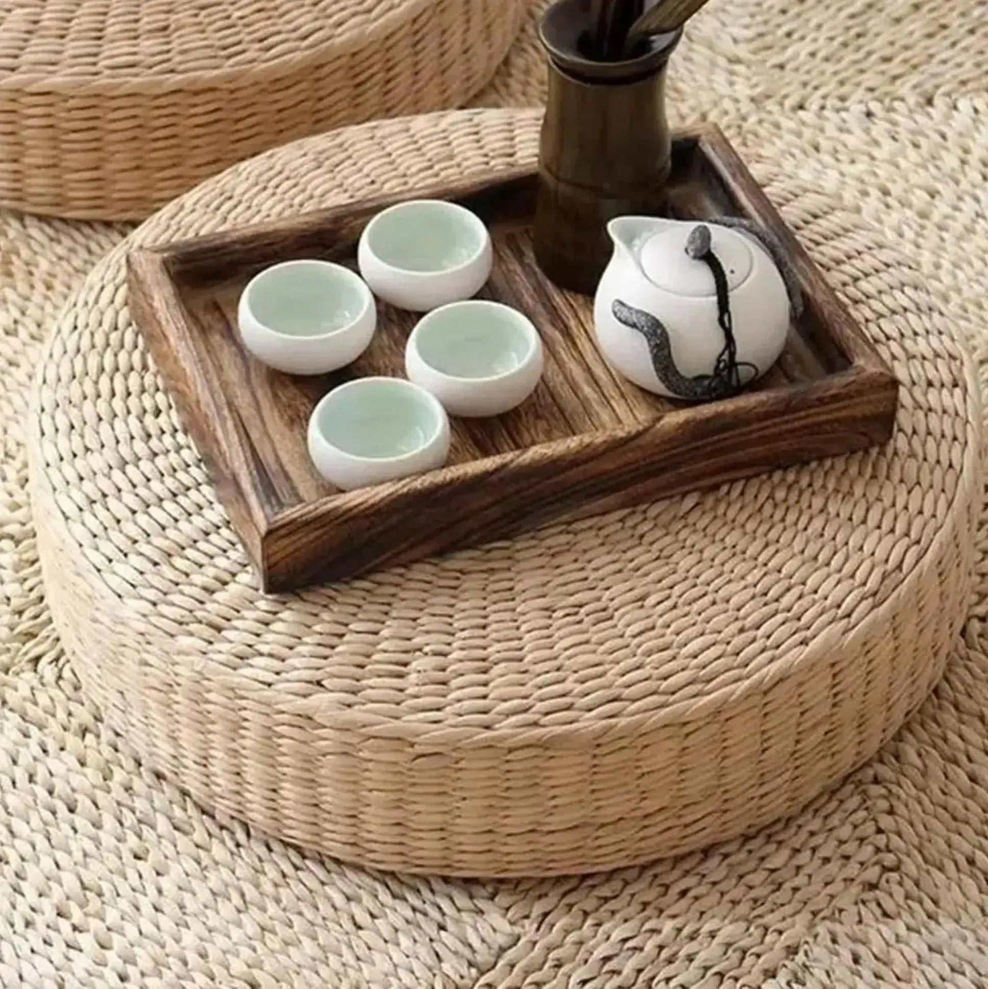Rundes gewebtes japanisches Strohkissen 'Kuna' – Kissen für Sofa und Stuhl, Premium-Qualität