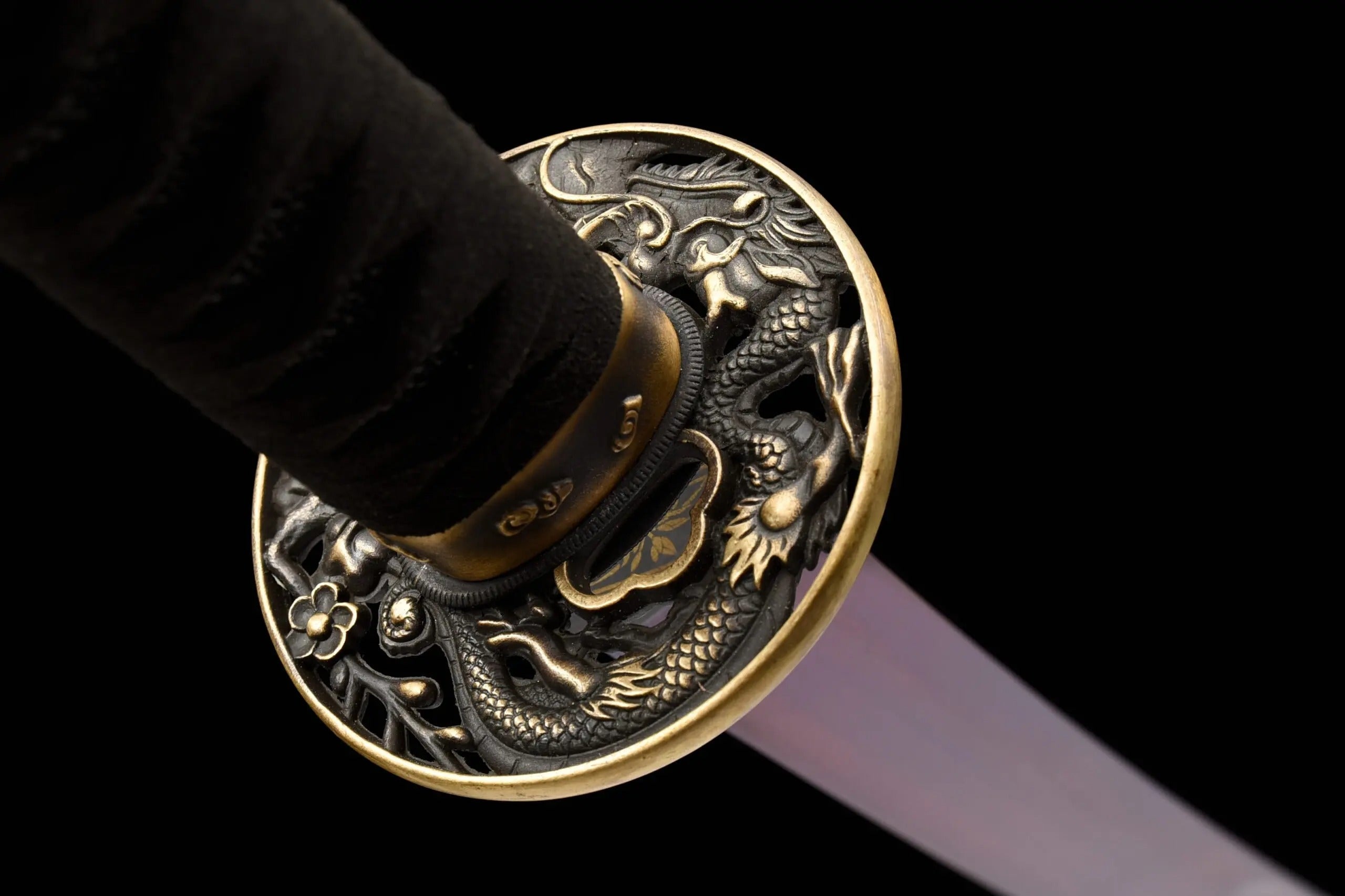 Lila Klinge Katana – Close-up mit Premium-Verarbeitung