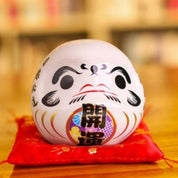 Daruma Spardose Weiß 'Glück' Kanji Kaiun – Ansicht 3