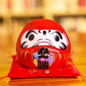 Daruma Spardose Rot 'Sieg' Kanji Hisshō – Ansicht 3