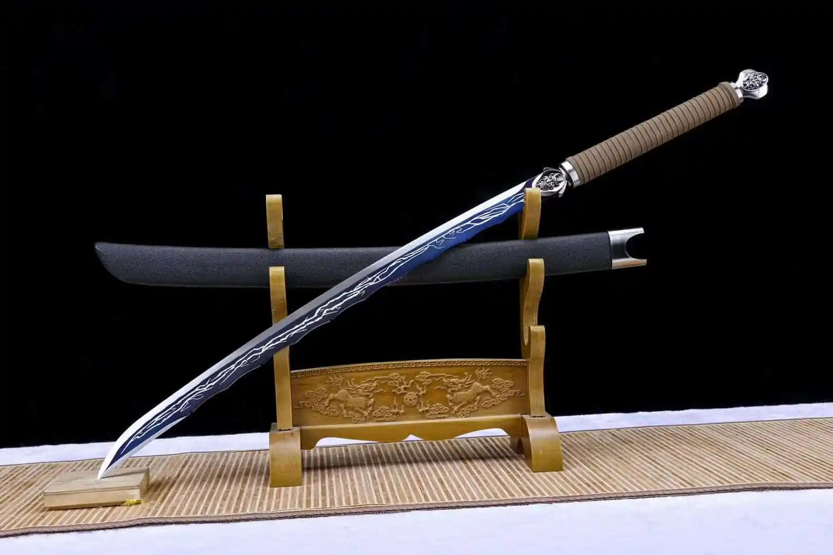 Raisenga Katana – Sammlerstück: detailreicher Katana im japanischen Stil