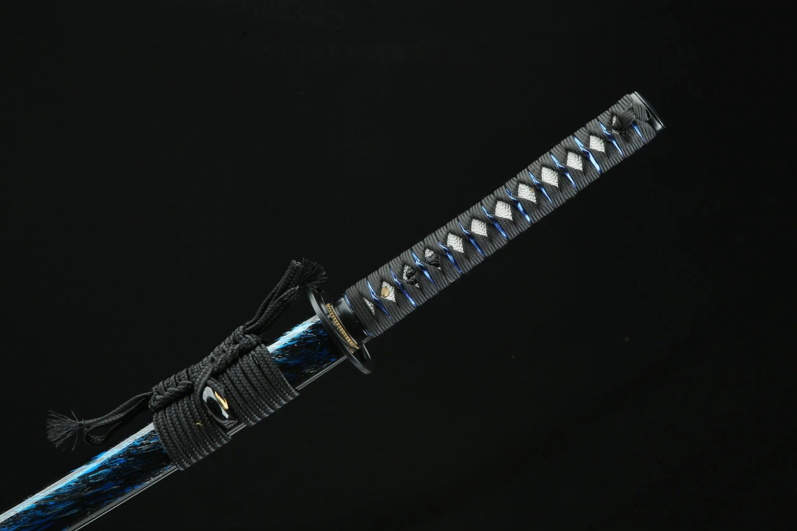 Cyberpunk Katana – Nahaufnahme Katana mit japanischem Motiv