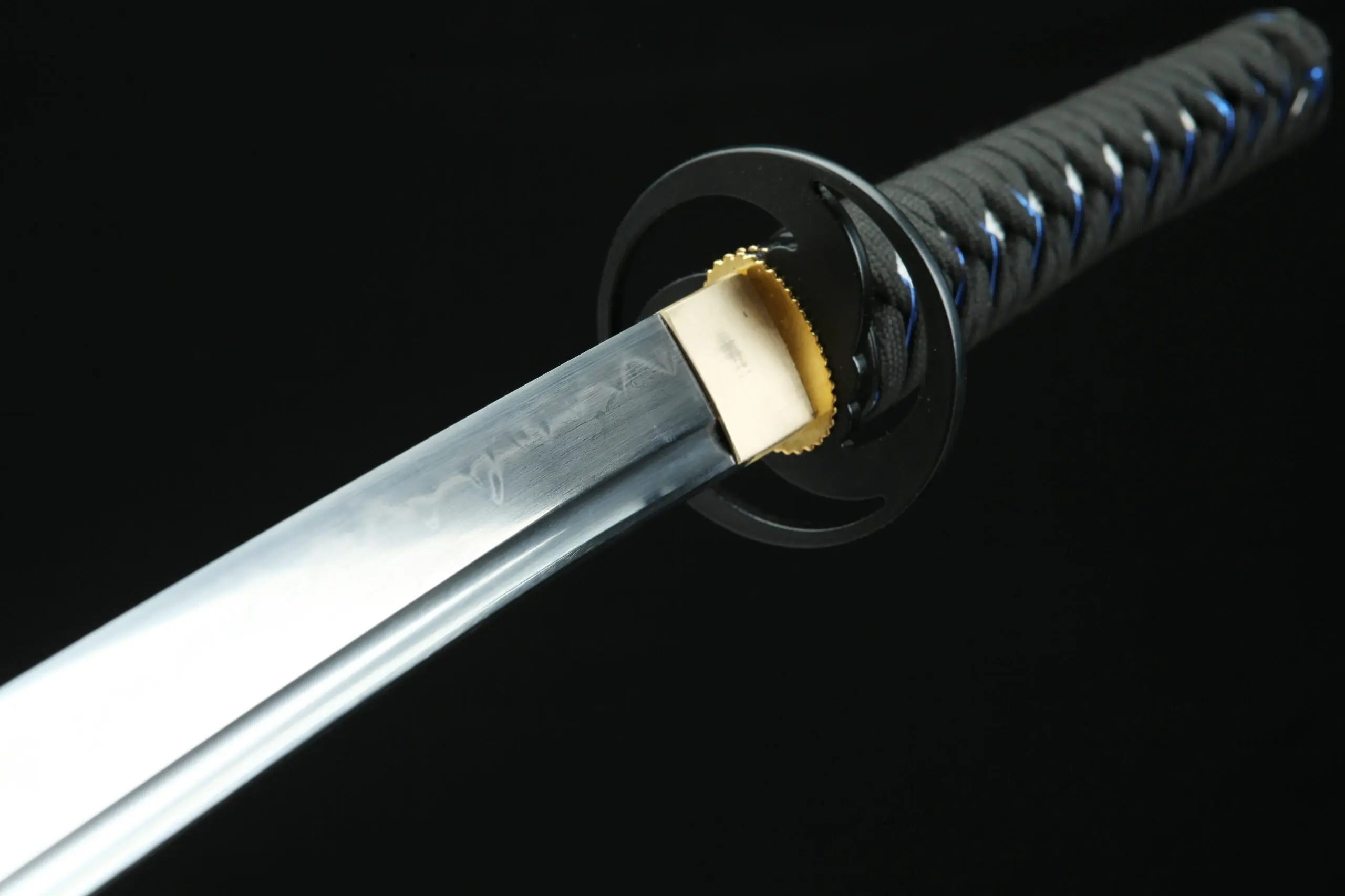 Cyberpunk Katana – Sammlerstück: detailreicher Katana im japanischen Stil