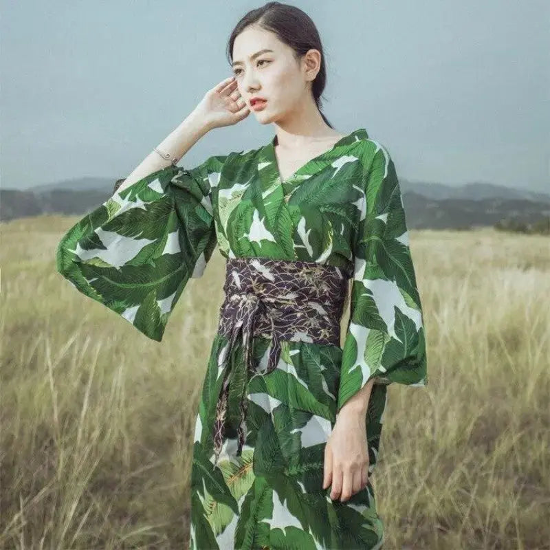 Japan Kimono Frau 'Amaterasu' – japanisches Gewand, Kimono im japanischen Design