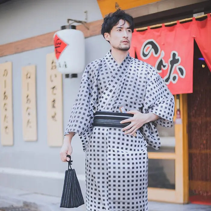 Weißer Herren-Kimono 'Higashine' – japanisches Gewand, Kimono im japanischen Design
