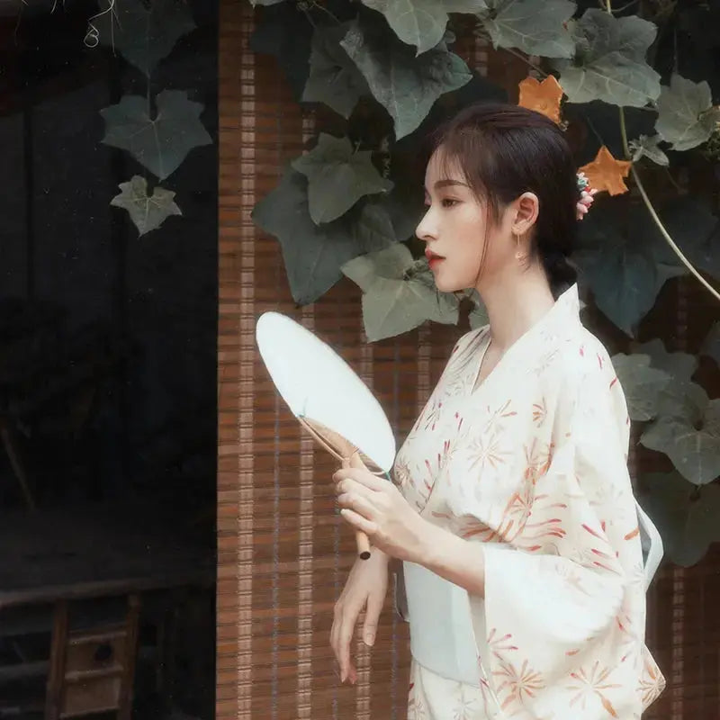 Japanischer Kimono für Frauen 'Hanabi – mit Obi: detailreicher Kimono im japanischen Stil