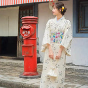 Weißer japanischer Kimono für Frauen 'Akiko' – japanisches Gewand, Kimono im japanischen Design