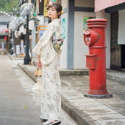 Weißer japanischer Kimono für Frauen 'Akiko' – Detail: lange Ärmel, Kimono japanischen Stil