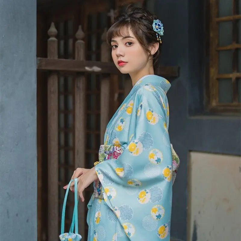 Großer japanischer Damen-Kimono 'Miya' – Nahaufnahme Kimono mit japanischem Motiv