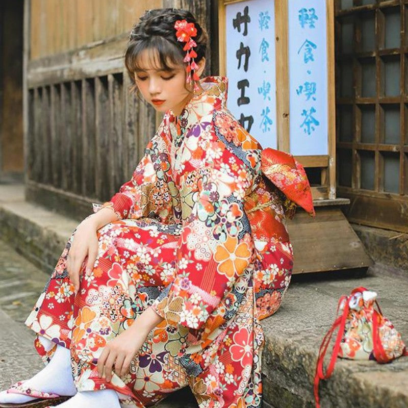 Japanischer Damen-Kimono 'Kimitsu' – Nahaufnahme Kimono mit japanischem Motiv
