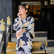 Japanischer Damen-Kimono 'Natsumi' – Nahaufnahme Kimono mit japanischem Motiv