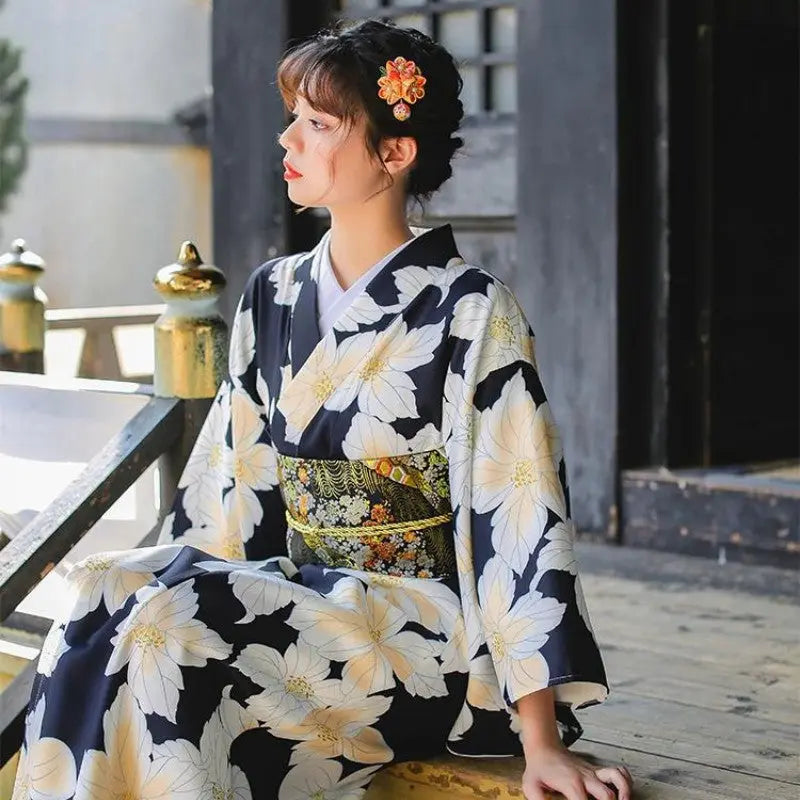 Japanischer Damen-Kimono 'Natsumi' – Detail: lange Ärmel, Kimono japanischen Stil