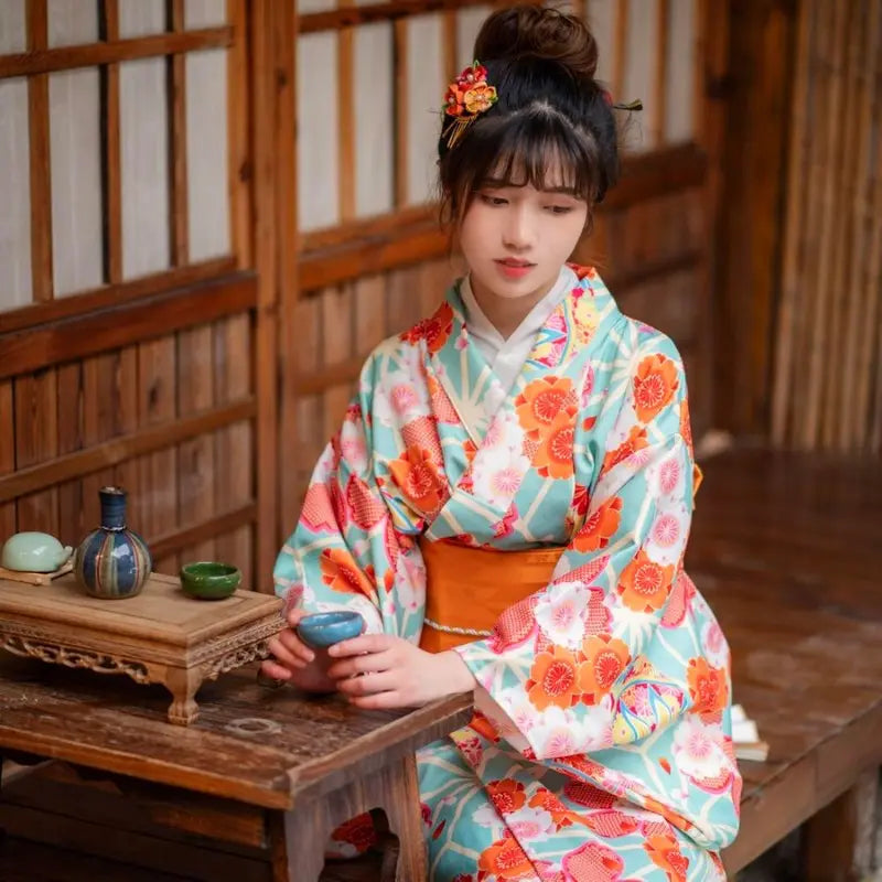 Hochwertiger japanischer Damen-Kimono 'Kasumi' – japanisches Gewand, Kimono im japanischen Design