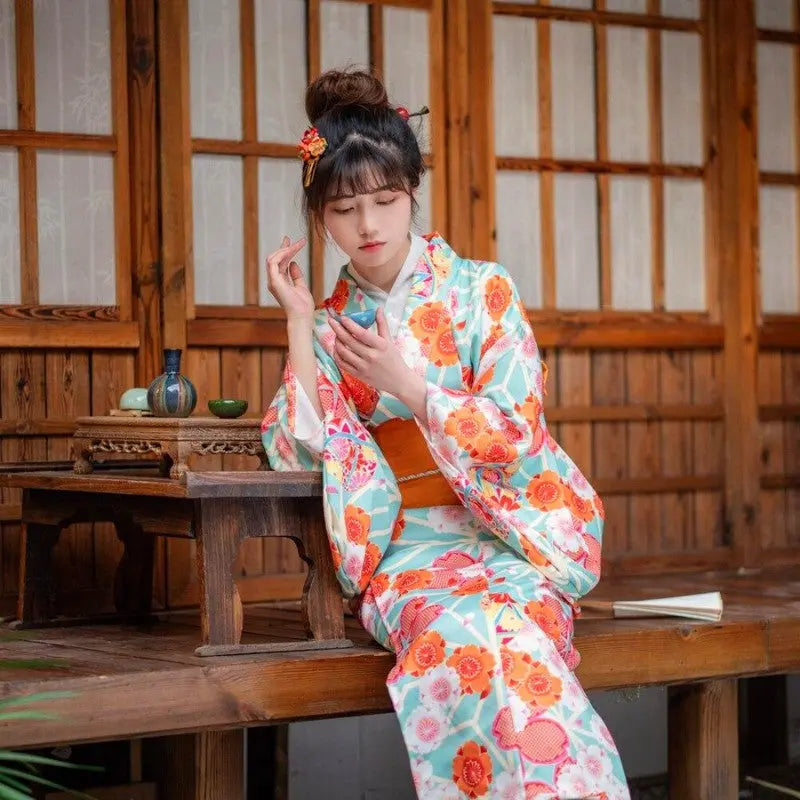 Hochwertiger japanischer Damen-Kimono 'Kasumi' – Kimono für traditionelle Anlässe, Premium-Qualität