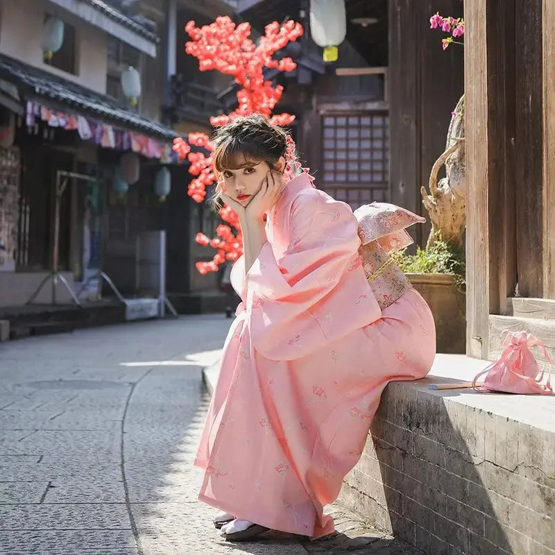 Rosa japanischer Damen-Kimono 'Mariko' – japanisches Gewand, Kimono im japanischen Design