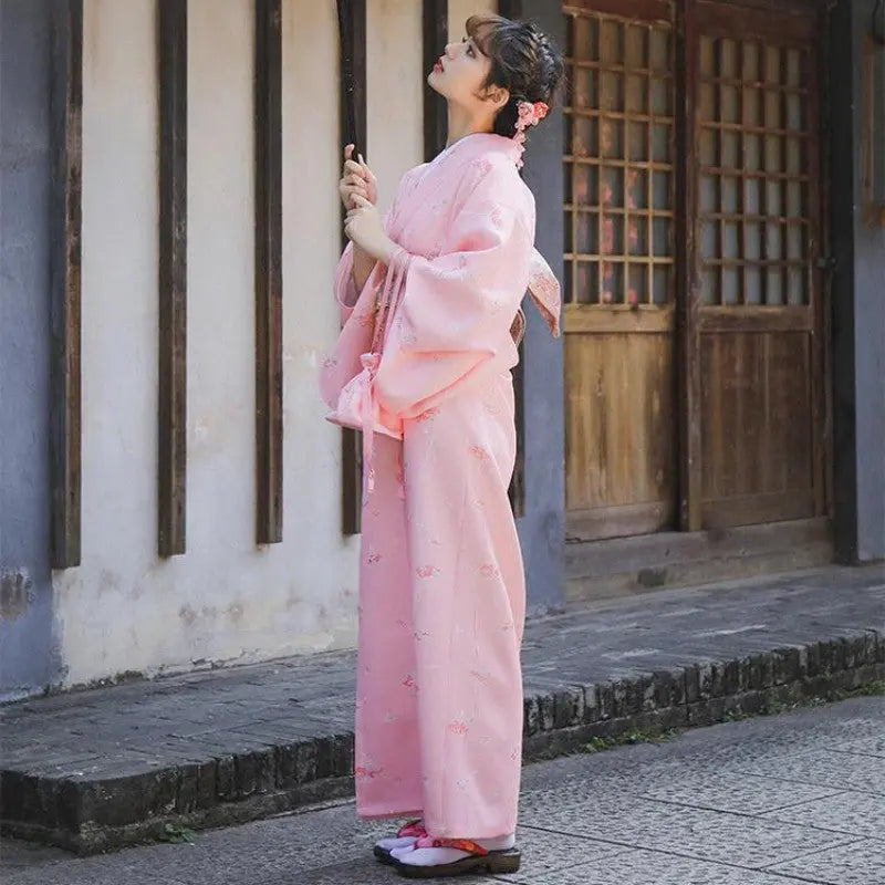 Rosa japanischer Damen-Kimono 'Mariko' – mit Obi: detailreicher Kimono im japanischen Stil
