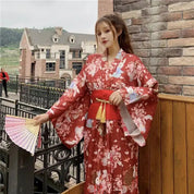 Roter japanischer Kimono für Frauen 'Madoka – Kimono für traditionelle Anlässe, Premium-Qualität