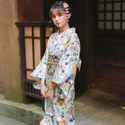 Japanischer Seiden-Kimono für Frauen 'Haruka' – Kimono im traditionellen japanischen Stil für Herren und Damen
