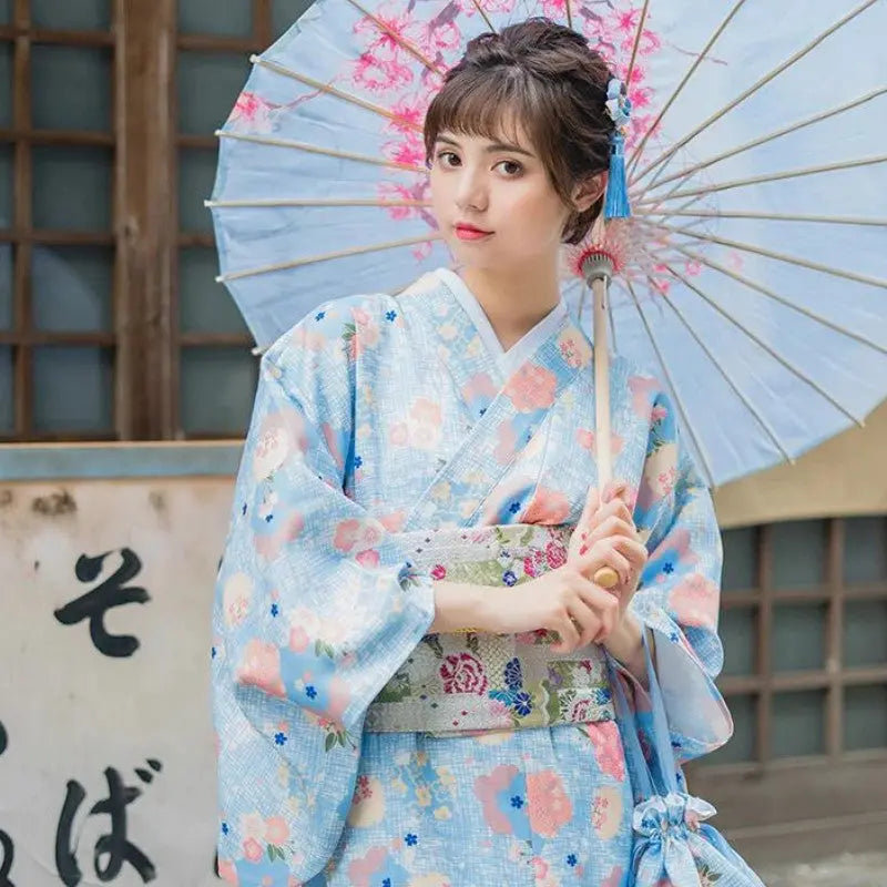 Traditioneller japanischer Kimono für Frauen 'Eiko' – japanisches Gewand, Kimono im japanischen Design