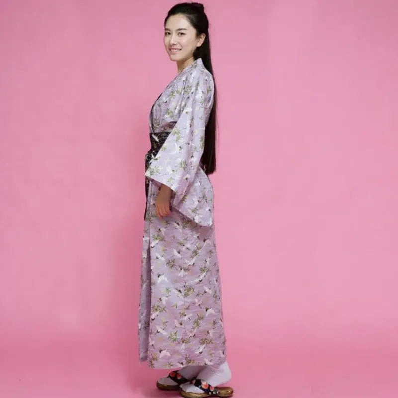 Japanischer Kimono für Frauen 'Hisaé' – japanisches Gewand, Kimono im japanischen Design