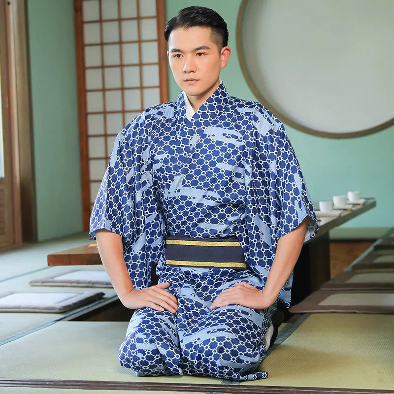 Japanisch gemusterter Kimono 'Ikkamari – japanisches Gewand, Kimono im japanischen Design