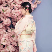Traditioneller Frauen-Kimono 'Sakiko' – japanisches Gewand, Kimono im japanischen Design