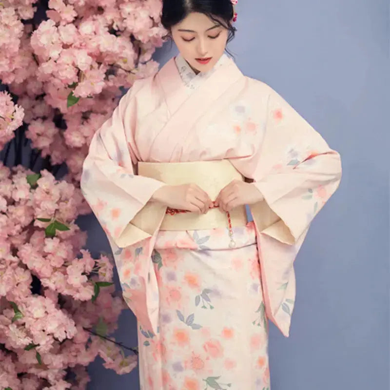 Traditioneller Frauen-Kimono 'Sakiko' – Detail: lange Ärmel, Kimono japanischen Stil