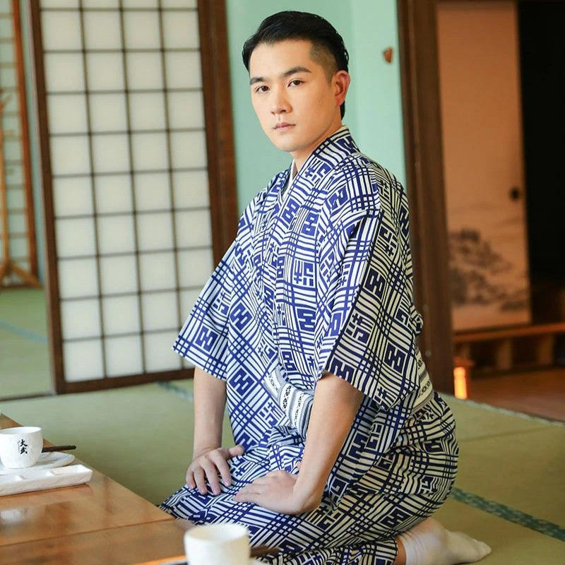 Traditioneller japanischer Kimono 'Origami' – japanisches Gewand, Kimono im japanischen Design
