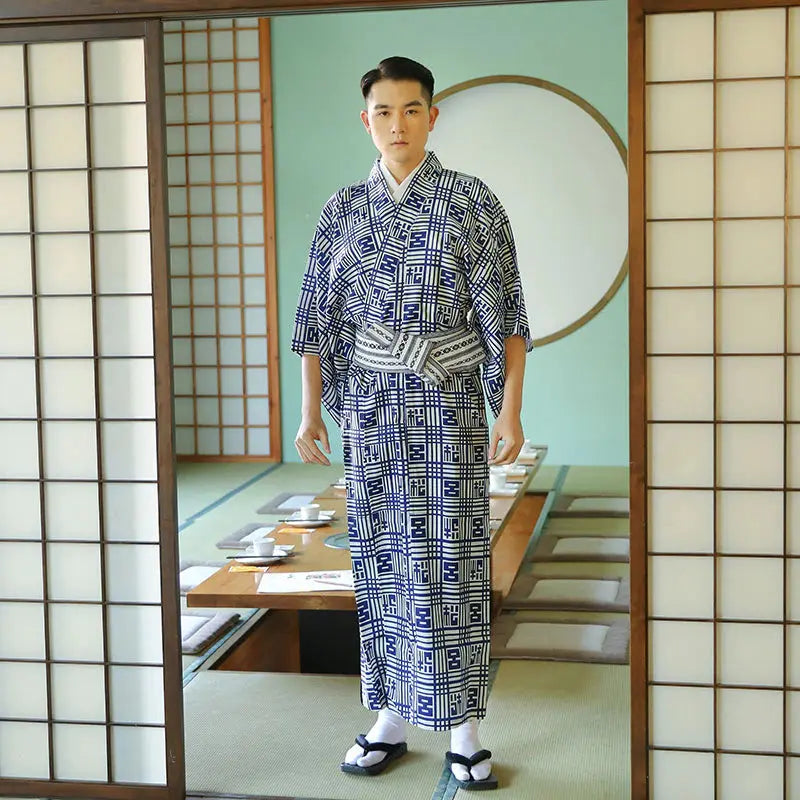 Traditioneller japanischer Kimono 'Origami' – Kimono im traditionellen japanischen Stil für Herren und Damen