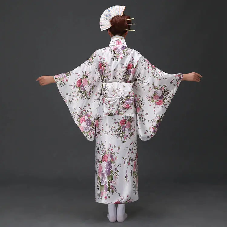 Traditioneller japanischer Frauen-Kimono 'Nori' – Detail: lange Ärmel, Kimono japanischen Stil