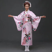 Traditioneller japanischer Frauen-Kimono 'Nori' – mit Obi: detailreicher Kimono im japanischen Stil