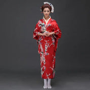 Traditioneller japanischer Frauen-Kimono 'Nori' – Inszenierte Aufnahme im japanischen Stil
