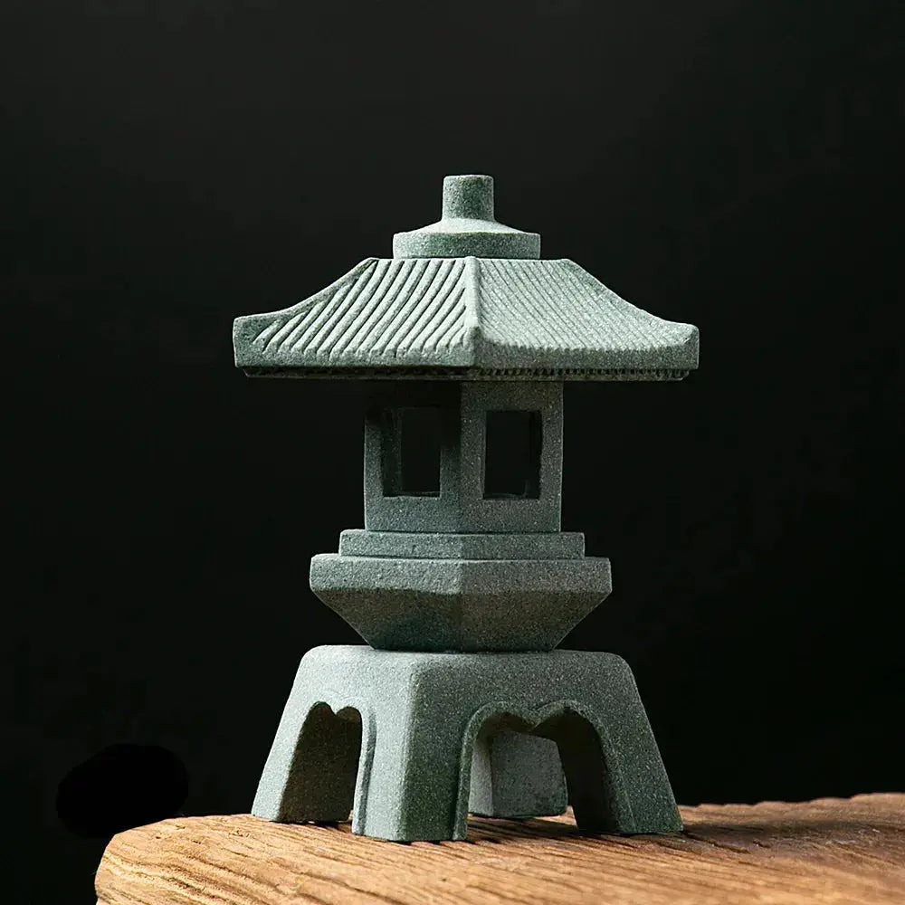 Japanische Steinlaterne für draußen – Gartenfackel im japanischen Stil für Unisex