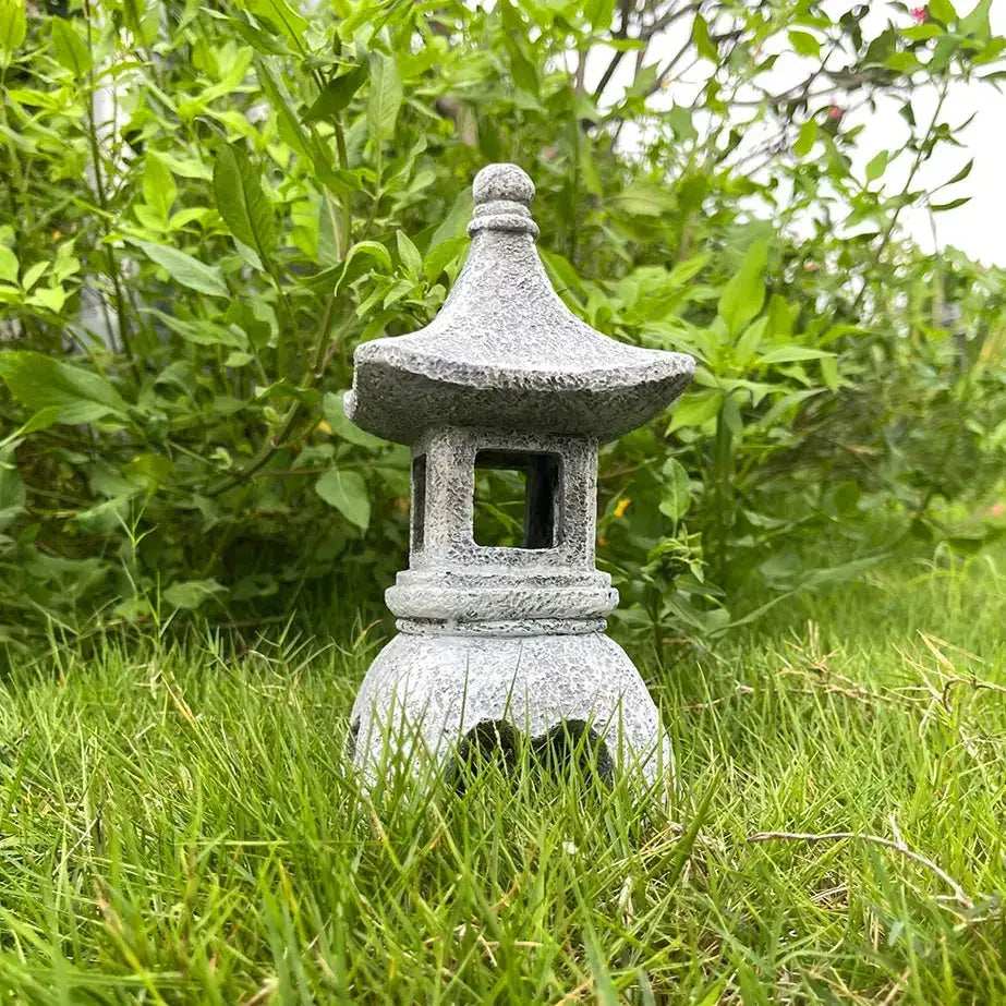 Japanische Zen-Gartenlaterne – Steinlaterne, Gartenlaterne im japanischen Design