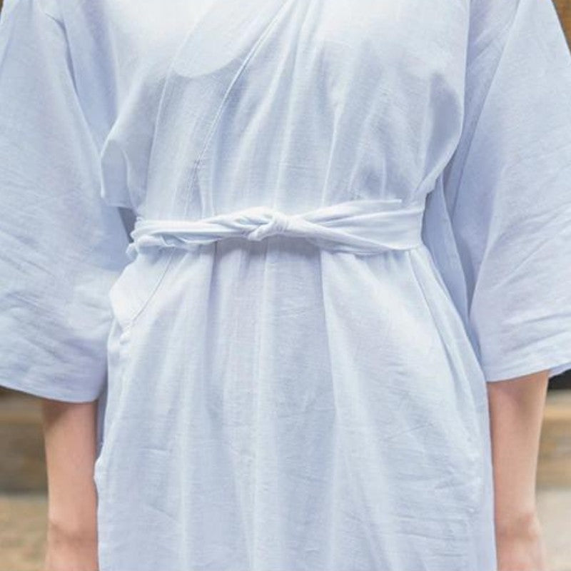 Nagajuban Unterkimono für Damen – Nahaufnahme Kimono mit japanischem Motiv