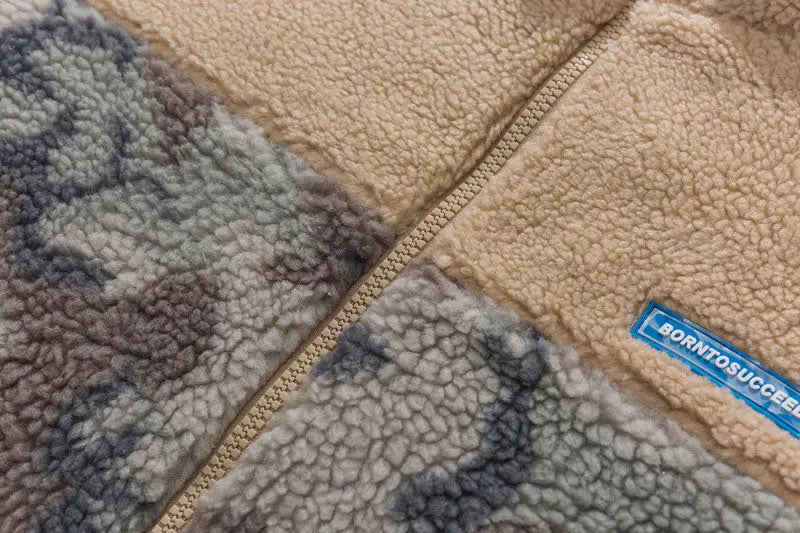 Tarnfleece aus Wolle 'MILITARY' – Weich: detailreicher Sweatshirt im japanischen Stil