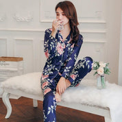 Japanischer Schlafanzug aus blauer Seide – bequem, Pyjama im japanischen Design