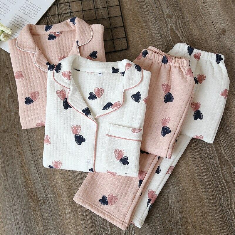 Japanische Pyjamas für Frauen – Yukata-inspiriert: detailreicher Pyjama im japanischen Stil