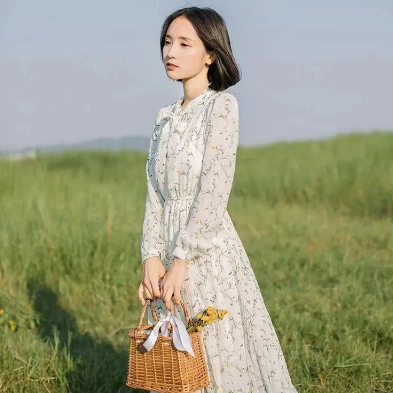 Japanisches Kleid für Frauen 'Floralis' – festliche Kleidung, traditionelles Kleidungsstück im japanischen Design
