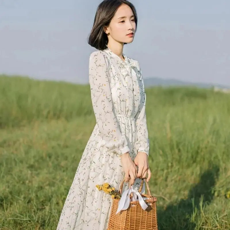 Japanisches Kleid für Frauen 'Floralis' – traditionelles Kleidungsstück für Zeremonien, Premium-Qualität
