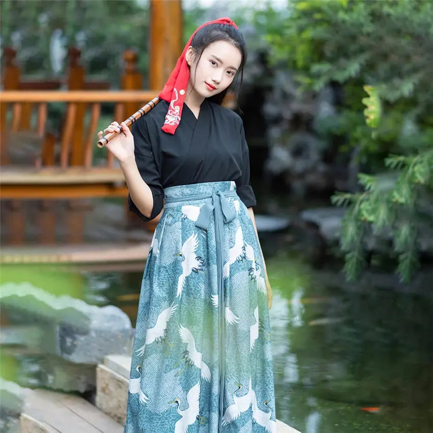 Traditionelles japanisches Kleid 'Yukata' – japanisches Gewand, Kimono im japanischen Design