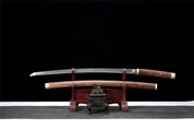 Katana-Schwert aus Holz – Nahaufnahme Katana mit japanischem Motiv