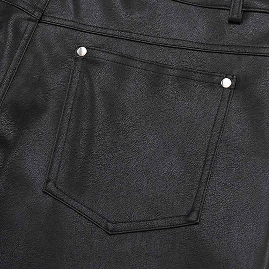 Schwarze Ledershorts – Detail: leicht, Shorts japanischen Stil