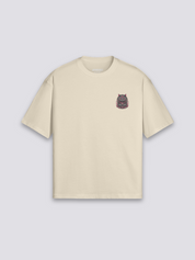Maneki Neko T-Shirt – Styling-Aufnahme im Streetwear-Stil