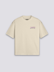 Sakura T-Shirt – Styling-Aufnahme im Streetwear-Stil